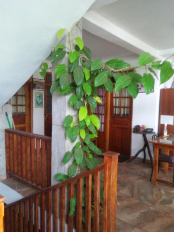 Old Town Hotel Kandy Esterno foto