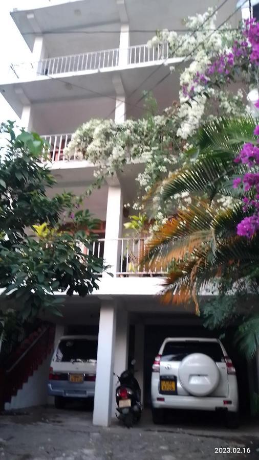 Old Town Hotel Kandy Esterno foto