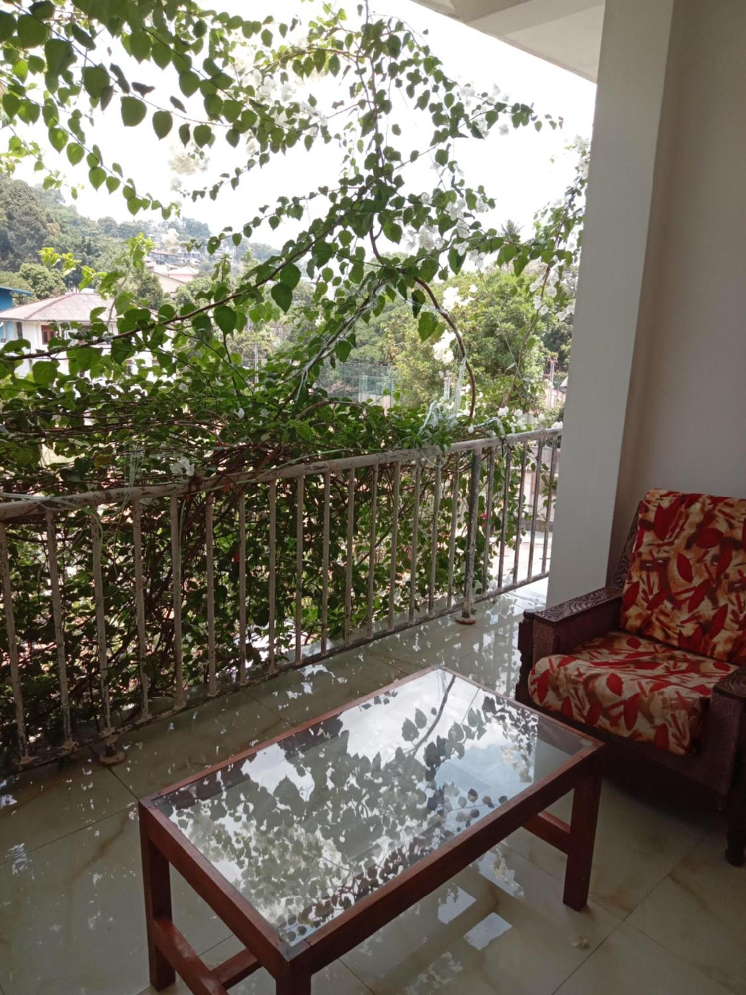 Old Town Hotel Kandy Esterno foto