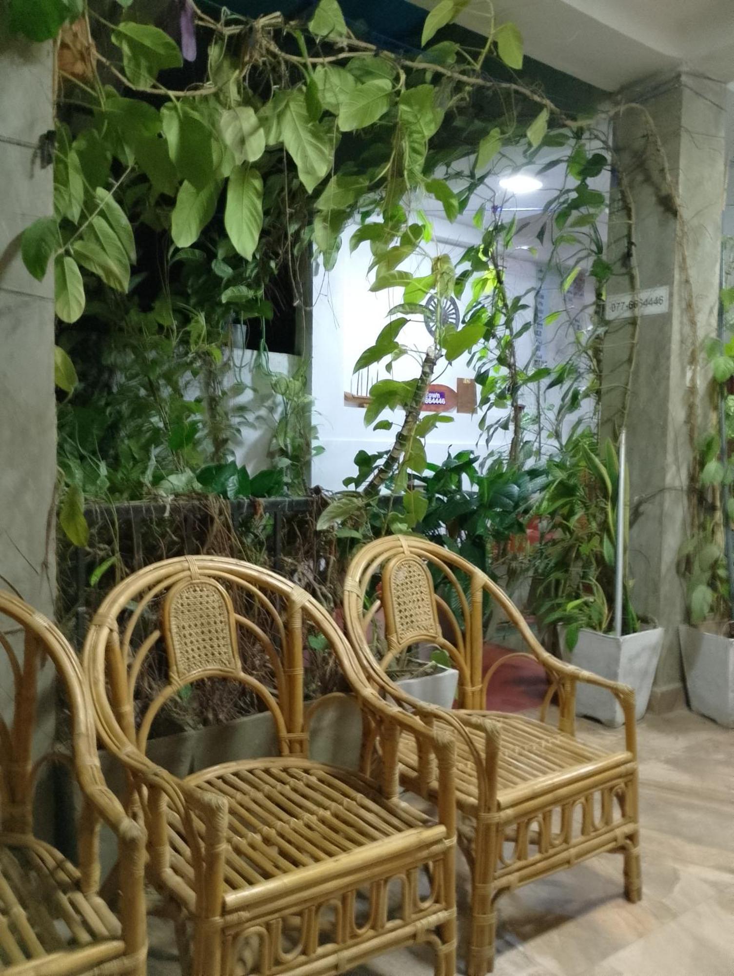 Old Town Hotel Kandy Esterno foto
