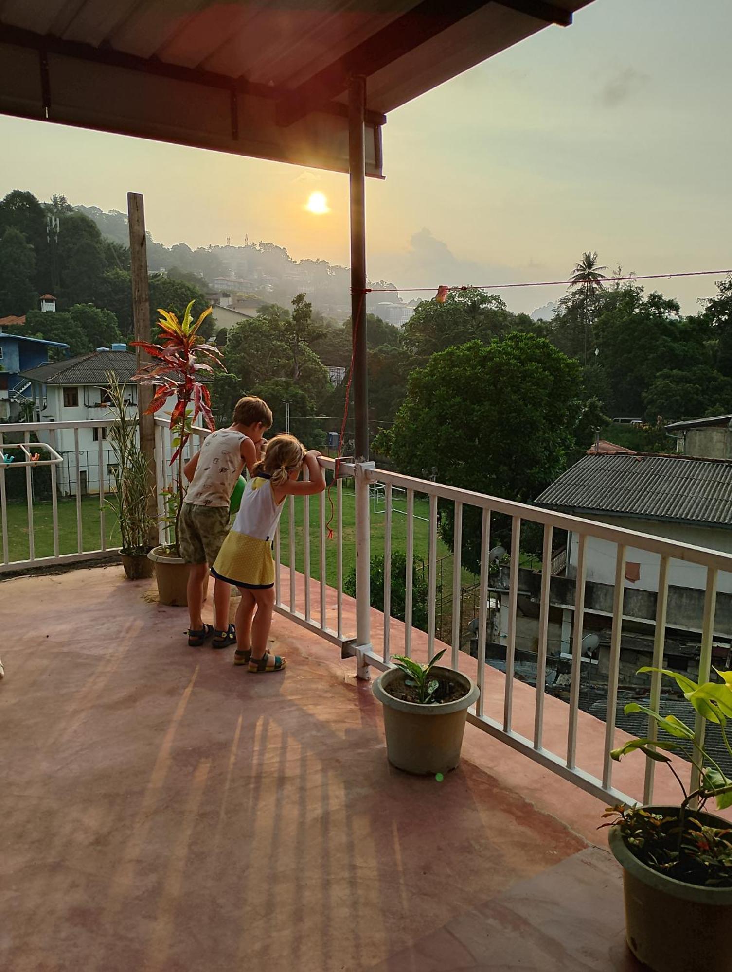 Old Town Hotel Kandy Esterno foto