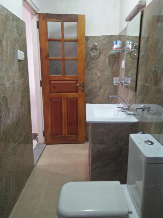 Old Town Hotel Kandy Esterno foto
